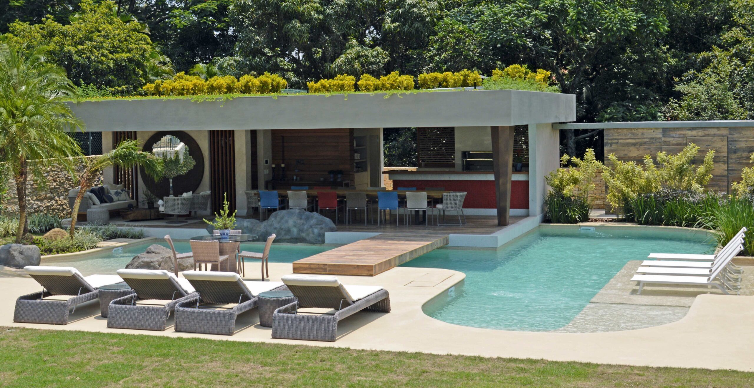Piscina de alto padrão